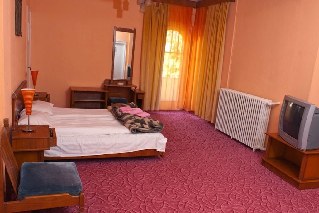 Hotel Cerna Băile Herculane Quarto foto